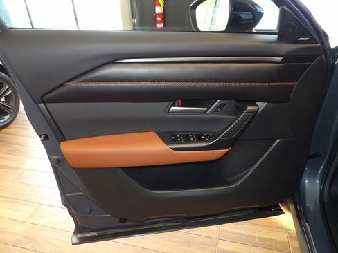 Certified 2025 MAZDA CX-50 Meridian Edition w/ Weather Package image 24