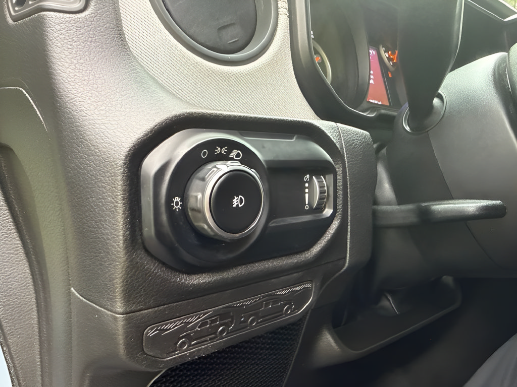 Used 2024 Jeep Wrangler Unlimited Sport AWD/4WD image 15