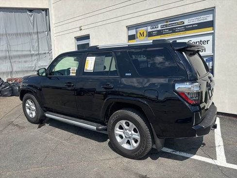 Used 2024 Toyota 4Runner SR5 Premium w/ Moonroof Package RWD image 5