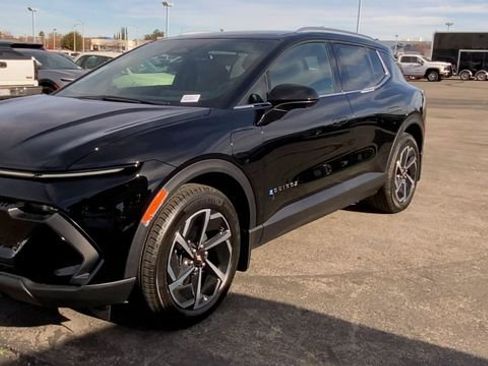 New 2026 Chevrolet Equinox EV LT FWD image 4