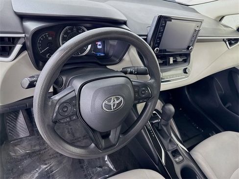 Certified 2022 Toyota Corolla LE image 9
