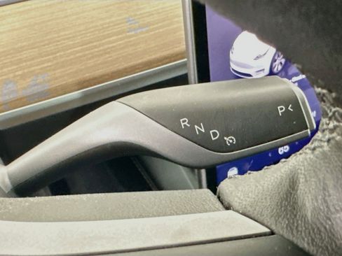 Used 2024 Tesla Model Y Long Range AWD/4WD image 24