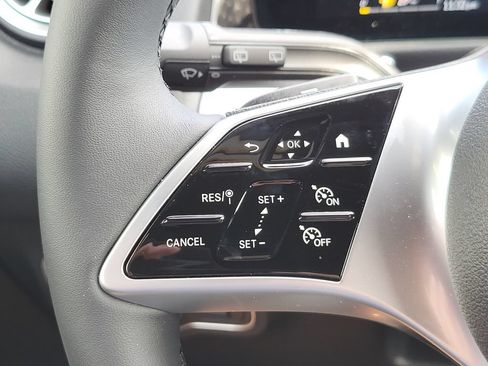 Used 2025 Mercedes-Benz GLB 250 4MATIC image 20