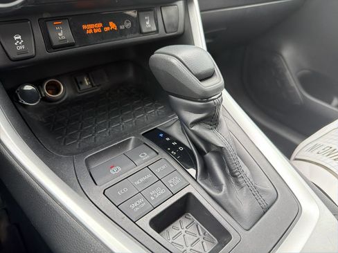Used 2019 Toyota RAV4 XLE w/ Convenience Package AWD/4WD image 26