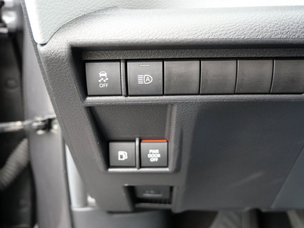 Certified 2025 Toyota Sienna XLE FWD image 28