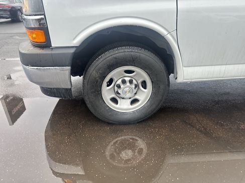 Used 2022 Chevrolet Express 2500 Work Van Full-size Cargo Van w/ Driver Convenience Package image 11