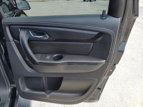 Used 2017 Chevrolet Traverse LT w/ Style and Technology Package FWD image 27