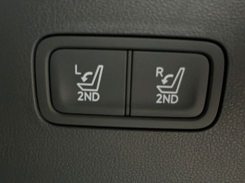 Used 2025 Hyundai Santa Fe Limited AWD/4WD image 30