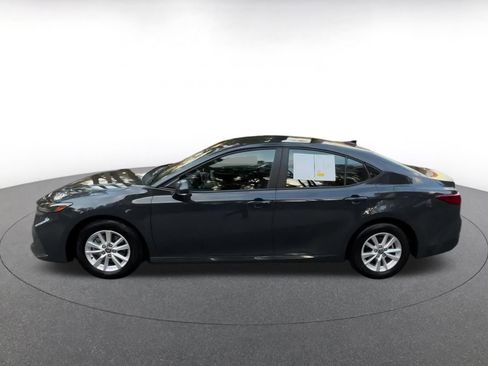 Used 2025 Toyota Camry LE image 9