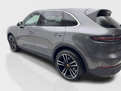 Used 2022 Porsche Cayenne image 14