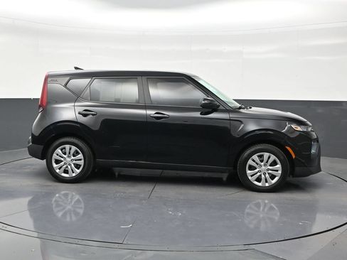 Used 2021 Kia Soul LX FWD image 6