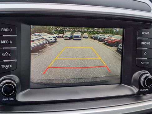 Used 2020 Kia Sorento S image 29