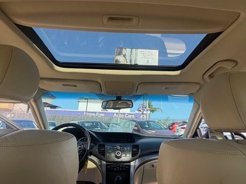 Used 2010 Acura TSX w/ Technology Package FWD image 12