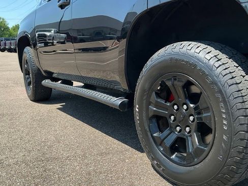 Used 2017 Chevrolet Tahoe LT w/ Z71 Midnight Edition AWD/4WD image 28