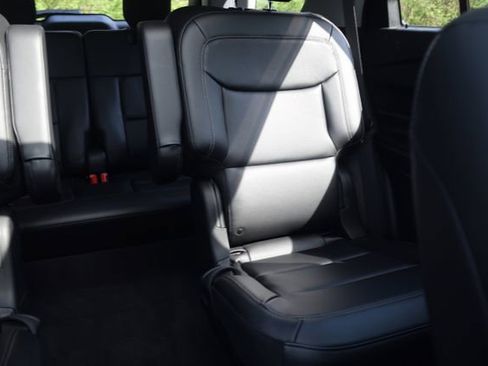 Used 2023 Ford Explorer XLT w/ Equipment Group 202A AWD/4WD image 17