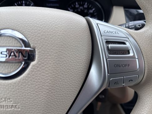 Used 2015 Nissan Rogue S AWD/4WD image 22