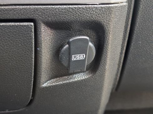 Used 2023 RAM 1500 Classic SLT w/ Electronics Group AWD/4WD image 17