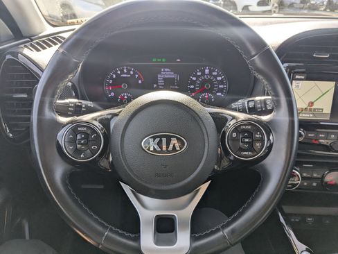 Used 2020 Kia Soul EX image 18