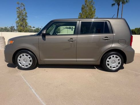 Used 2013 Scion xB FWD image 6