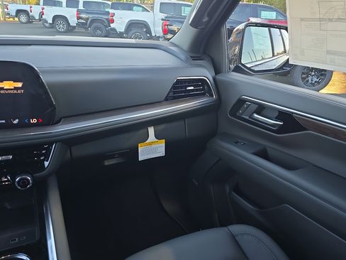 New 2026 Chevrolet Suburban LT w/ Comfort Package image 25