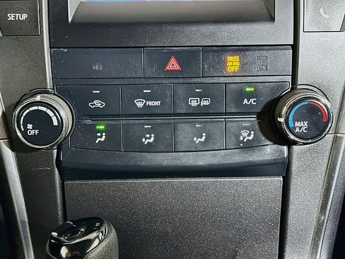 Used 2017 Toyota Camry LE FWD image 15