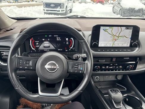 Used 2023 Nissan Rogue Platinum image 11