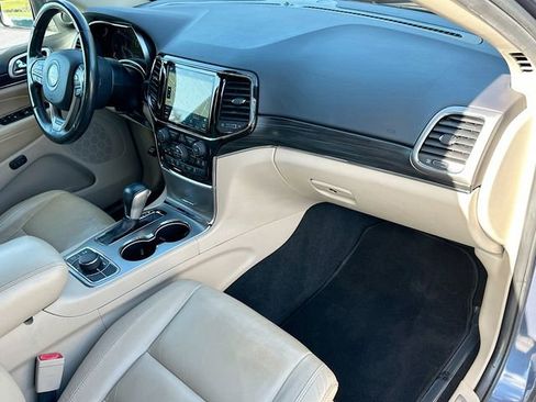 Used 2020 Jeep Grand Cherokee Limited image 30