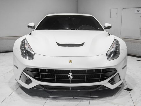 Used 2017 Ferrari F12 Berlinetta RWD image 4
