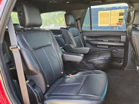 Used 2020 Ford Expedition XLT w/ Equipment Group 202A RWD image 15