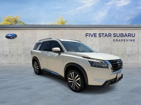 Used 2022 Nissan Pathfinder Platinum w/ Cargo Package AWD/4WD image 2