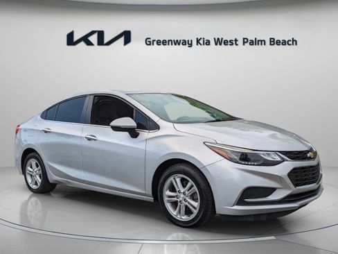 Used 2017 Chevrolet Cruze LT w/ Convenience Package image 1