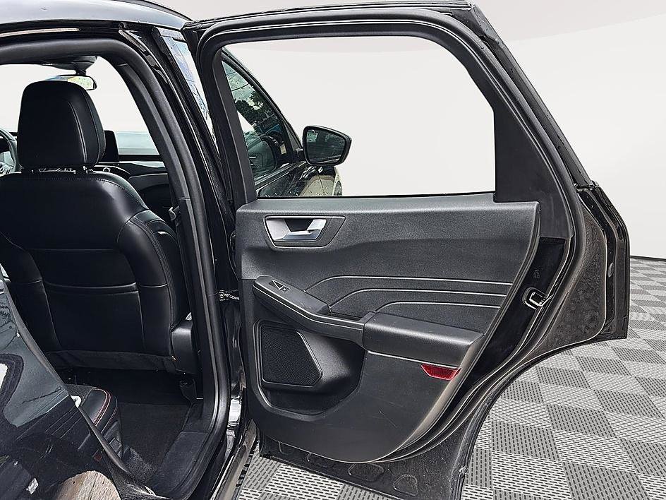Used 2025 Ford Escape ST-Line Select AWD/4WD image 15