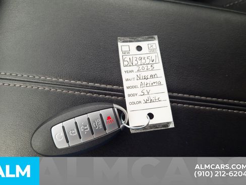 Used 2025 Nissan Altima 2.5 SV FWD image 20