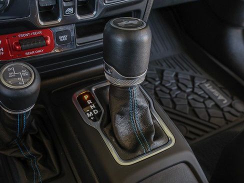 Used 2023 Jeep Wrangler Unlimited Rubicon 4xe AWD/4WD image 21