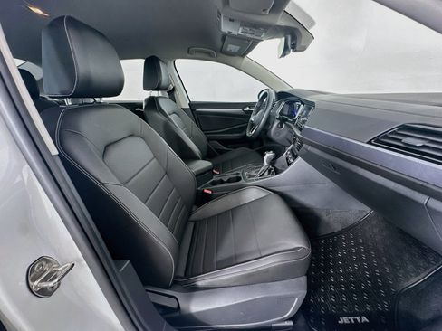Used 2023 Volkswagen Jetta SE FWD image 28
