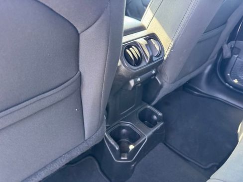 Used 2022 Jeep Wrangler Unlimited Sport image 13