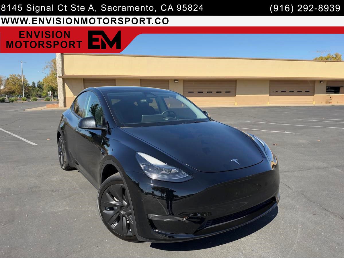 Used 2024 Tesla Model Y Long Range AWD/4WD image 1
