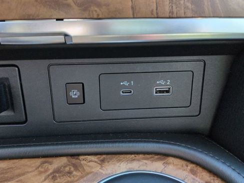 Used 2022 Nissan Armada SL image 25