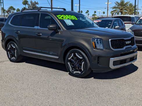Used 2023 Kia Telluride EX image 1