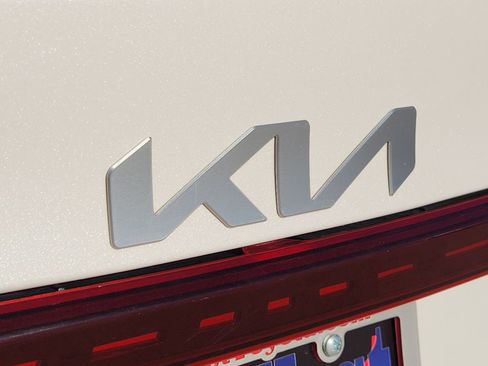 Used 2023 Kia Forte LXS w/ LXS Technology Package image 12