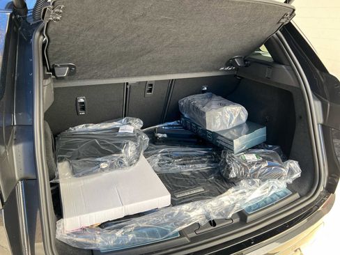 Used 2025 Land Rover Range Rover Evoque Dynamic SE image 18