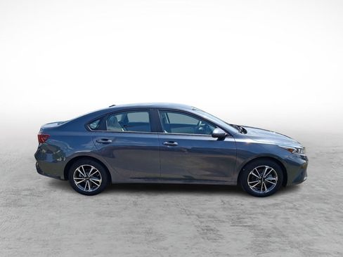 Used 2023 Kia Forte LXS w/ LXS Technology Package FWD image 6