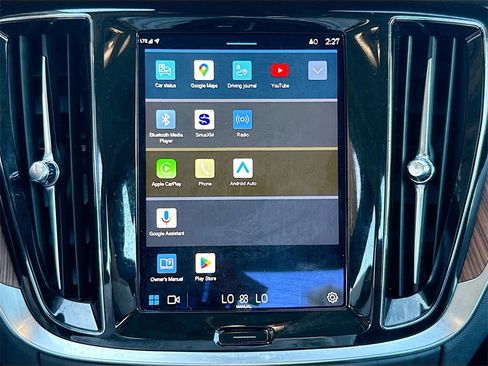 Used 2023 Volvo S60 B5 Plus image 16