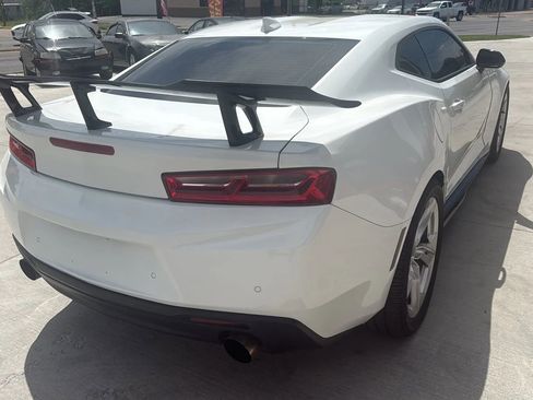 Used 2017 Chevrolet Camaro SS image 4