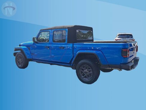 Used 2024 Jeep Gladiator Sport AWD/4WD image 6