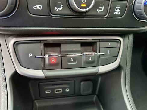Used 2024 GMC Terrain AT4 AWD/4WD image 19