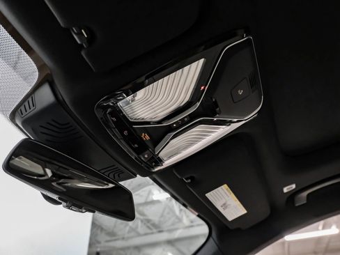 Used 2018 BMW 750i image 29