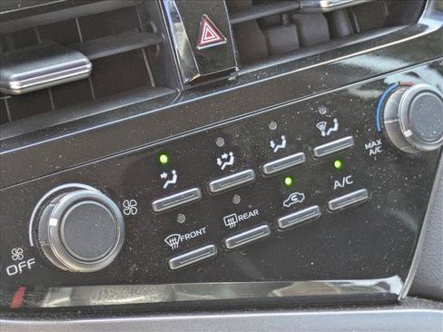 Used 2021 Toyota Camry LE FWD image 9