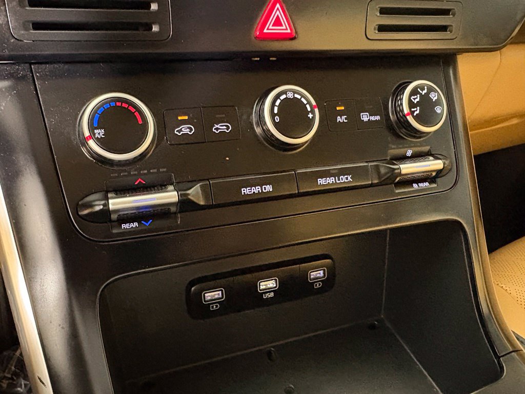 Used 2022 Kia Carnival LX FWD image 30