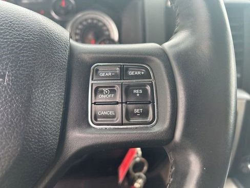 Used 2017 RAM 1500 Classic SLT w/ SLT Plus D￩cor Group AWD/4WD image 18